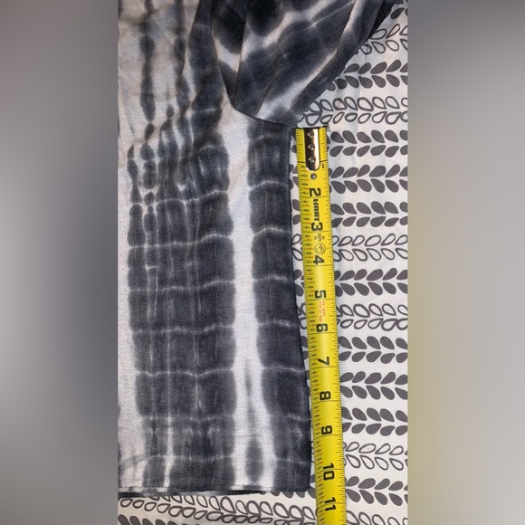 Ruby & Lace Crop - Picture 6 of 11